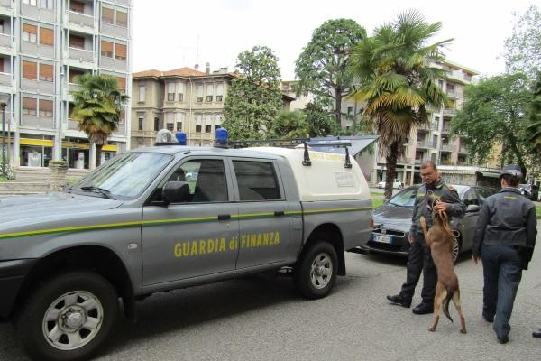 Attività di contrasto allo spaccio di droga a Borgomanero da parte della Finanza