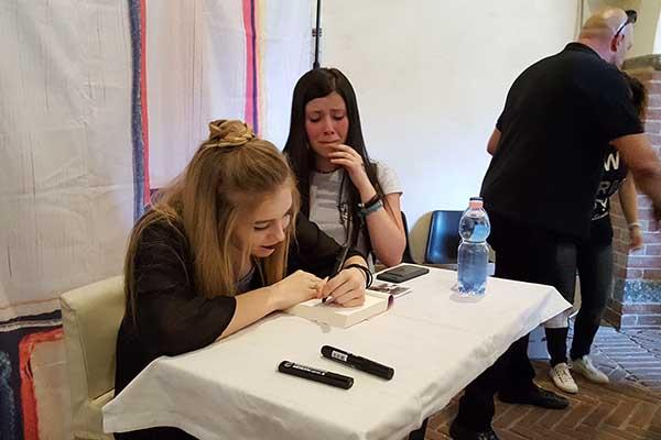 Broletto “in delirio” per Sofia Viscardi (VIDEO)