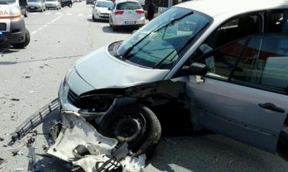 Carambola di auto in corso della Vittoria