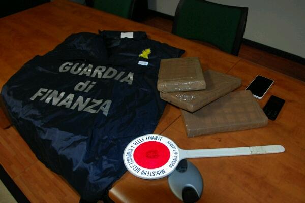 Cinque chili di cocaina sequestrati e un arresto