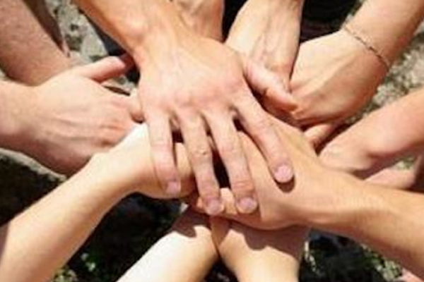 Fondo per malati oncologici e supporto allo studio: i progetti innovativi di Caritas Romagnano