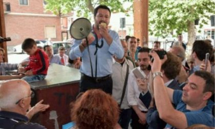 Matteo Salvini in giro nei quartieri