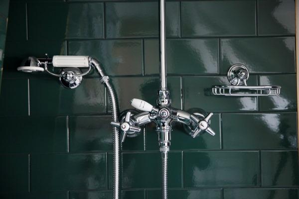 Nel lusso della Parigi del Moulin Rouge i rubinetti targati Borgomanero