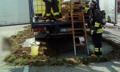 Perdita di liquido corrosivo da una cisterna: intervento concluso alle 16
