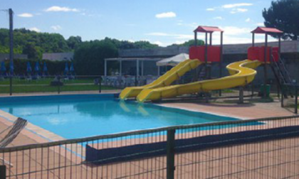 Piscina in vendita per “fare cassa”