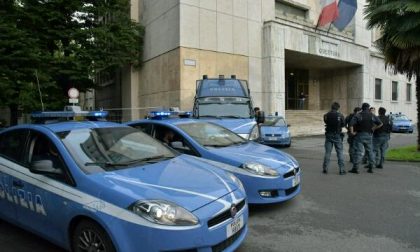 Tentano di rapinare una nigeriana in zona stazione: un arresto e due denunciati