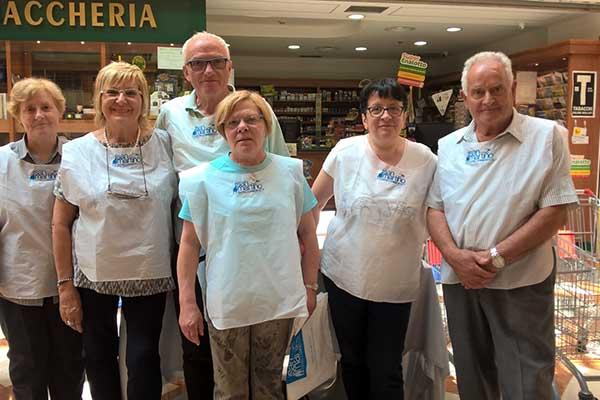 1.400 kg di cibo raccolti per l’Associazione nefropatici e l’Associazione Pellegrini per la solidarietà