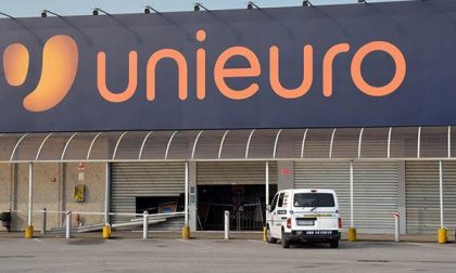 Ladri all’Unieuro di corso Vercelli