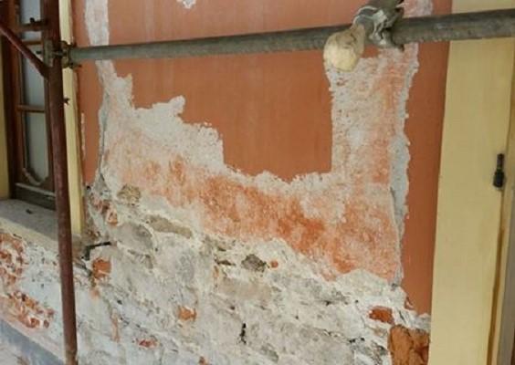 Lavori di restauro al Municipio di Orta