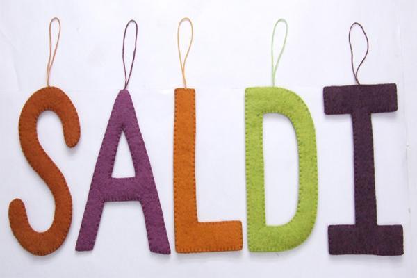 Saldi estivi: inizia la corsa alle occasioni