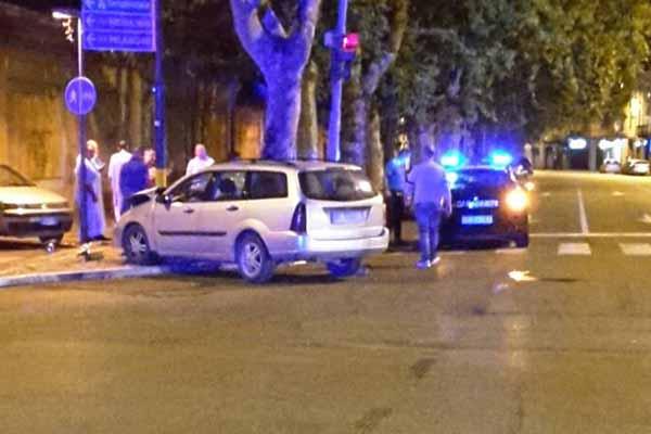 Scontro tra due veicoli tra viale Ferrucci e corso XXIII Marzo