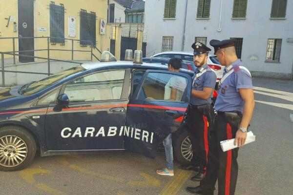 Trecate, carabinieri sventano furto in abitazione
