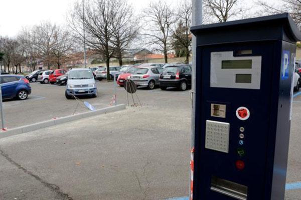 Obbligo di dotazione di pagamento con bancomat nei parchimetri. Federconsumatori: “Come si fa con Musa?”