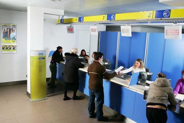 Poste, stop agli straordinari fino al 24