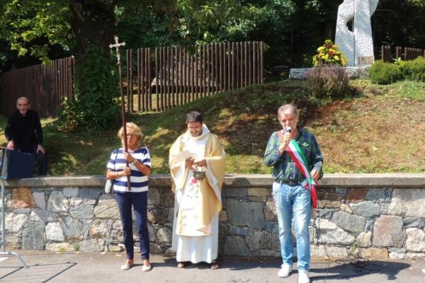Scalpellini, a Madonna del Sasso la festa che fa rivivere la tradizione (fotogallery)