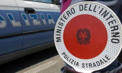 Tre patenti ritirate nella zona di viale Dante