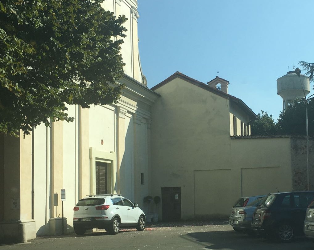 Aggredisce i carabinieri: portato in caserma