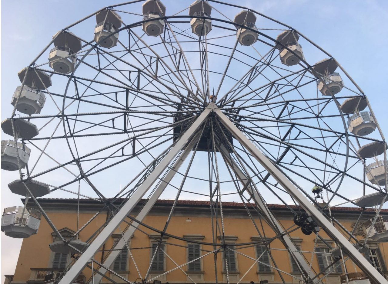 E’ tornata in centro la ruota panoramica