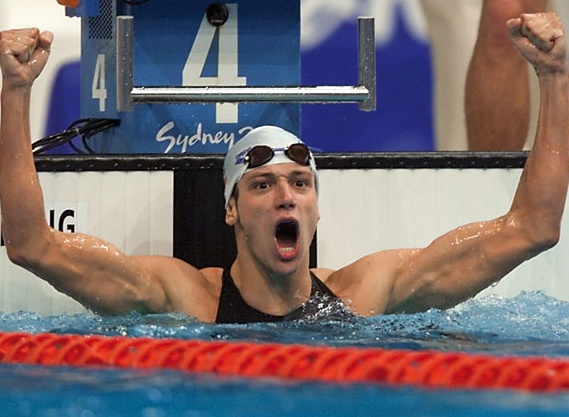 Il 17/9/00 il trecatese Domenico Fioravanti conquistava la prima medaglia d’oro nella storia del nuoto italiano