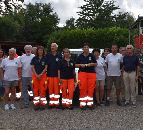 L’Ambulanza del Vergante inaugura il defibrillatore a Fosseno