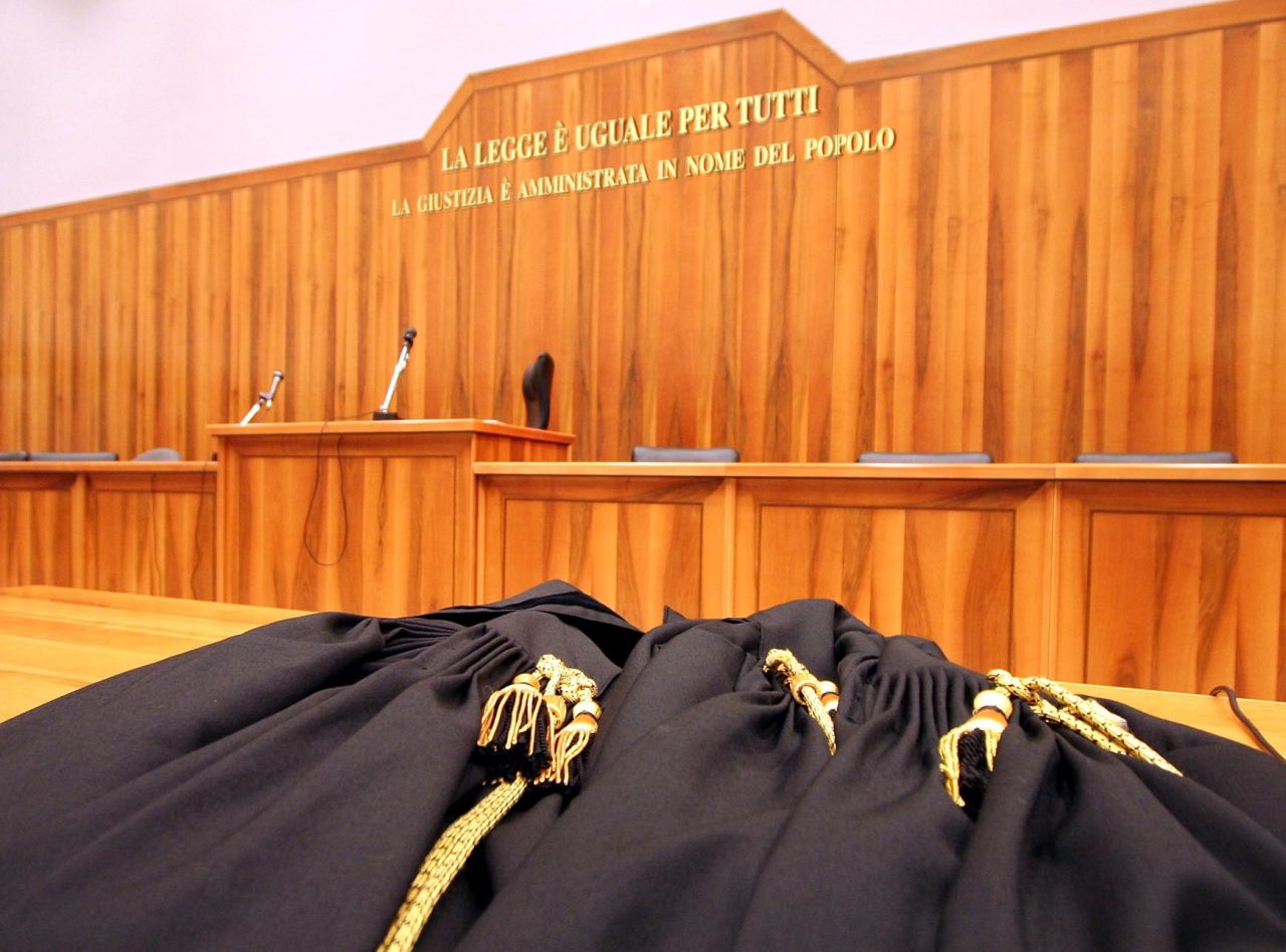 Sesso con animali, indaga la procura