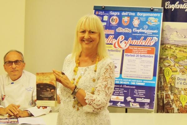 Il libro-ricettario sul cacao diventa benefico