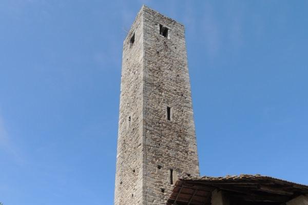In cima alla Torre della Baraggiola grazie al Cai