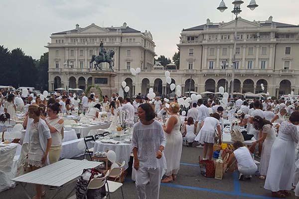 In più di 1.200 alla Cena in bianco di Novara… con gli chef borgomaneresi (FOTOGALLERY)