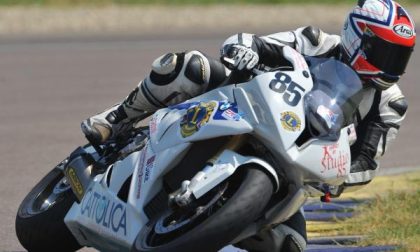 La rimonta da campione non vale il podio per l'ex assessore pilota