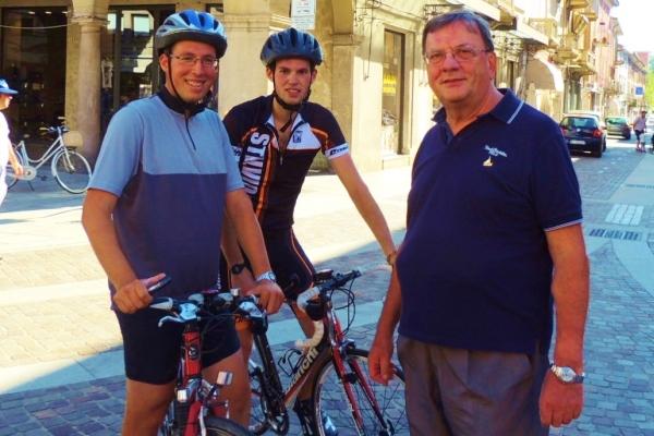 Migliorano le condizioni di salute del parroco di Borgomanero