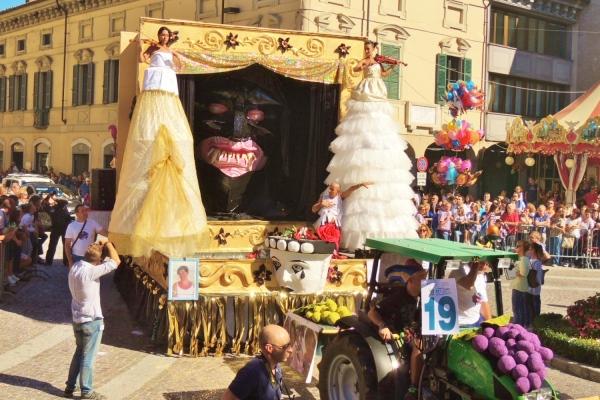 Sfilata dei carri, fuori concorso i vincitori dello scorso anno