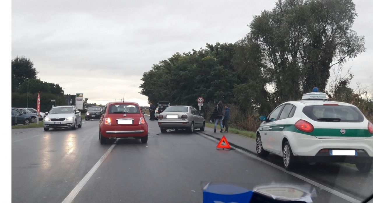 Incidente sulla Statale tra Novara e Trecate, rallentamenti