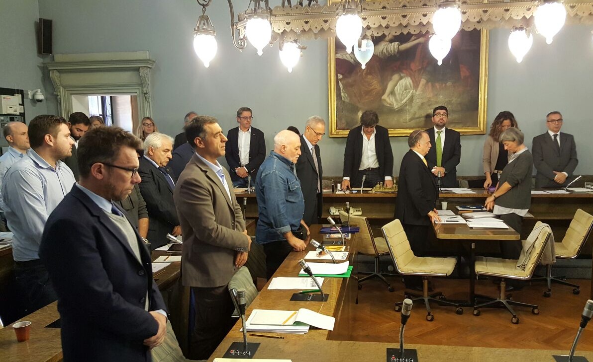 Minuto di silenzio in consiglio per Gianni Correnti