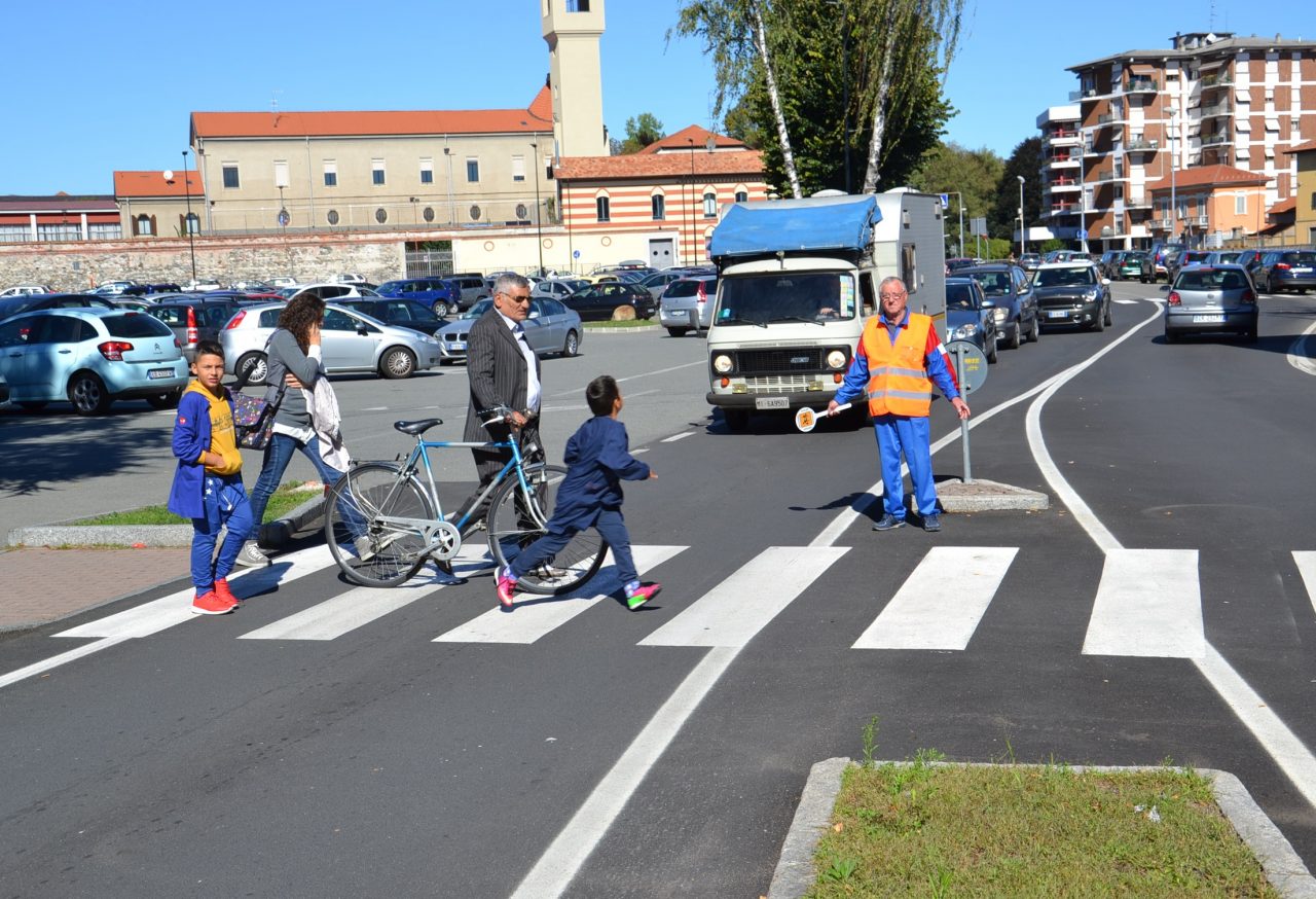 Nonno vigile: ripartito il servizio a Borgomanero