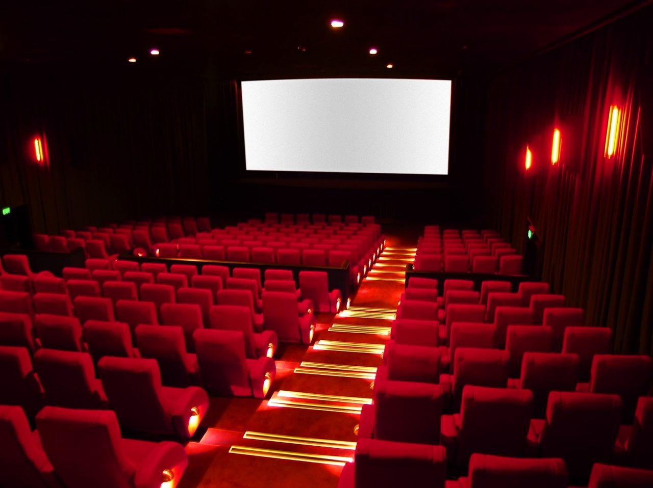 Parte la stagione del teatro a Pernate