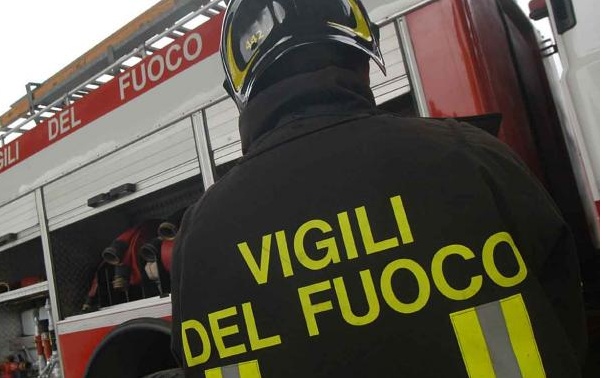 Sversamento nel lago all’altezza di corso Europa