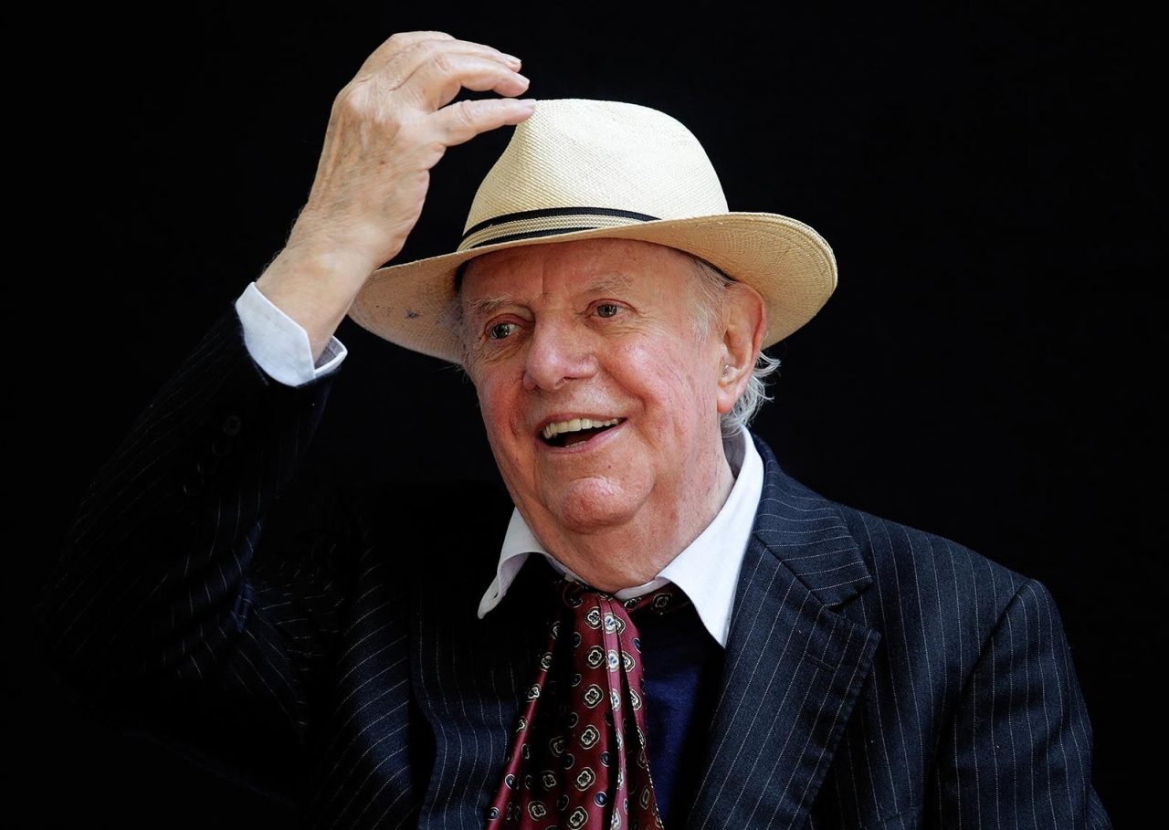 Teatro civico di Oleggio intitolato a Dario Fo?