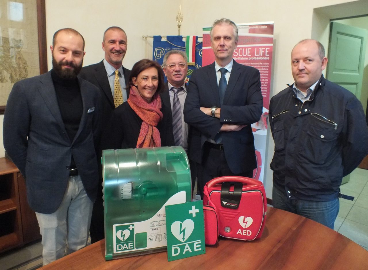 Un defibrillatore a servizio di cinque scuole superiori