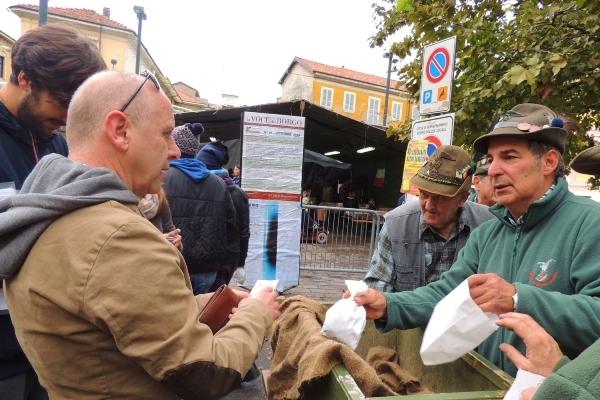 Castaganata Alpina per i terremotati, oggi come ieri (fotogallery)