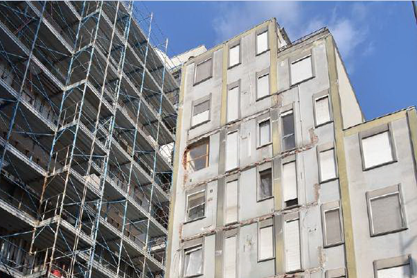 Crollo di via Biroli: è iniziato il rientro nelle abitazioni