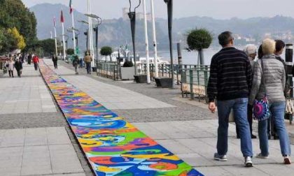 Disegno da guinness sul lungolago di Arona
