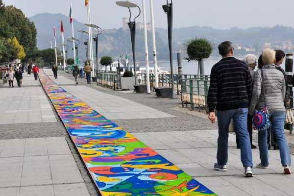 Disegno da guinness sul lungolago di Arona