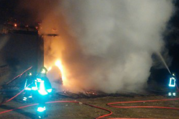 Fiamme a Momo, danni ingenti ad un’azienda agricola