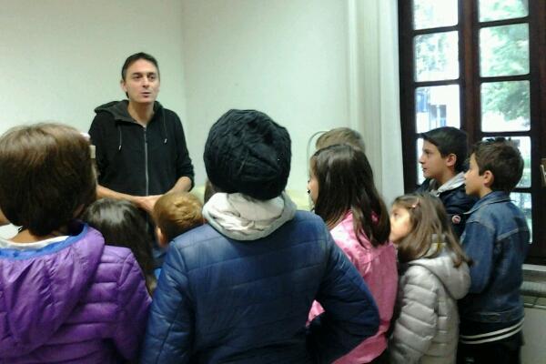 I bambini della Don Milani al laboratorio “Arte in Assa”