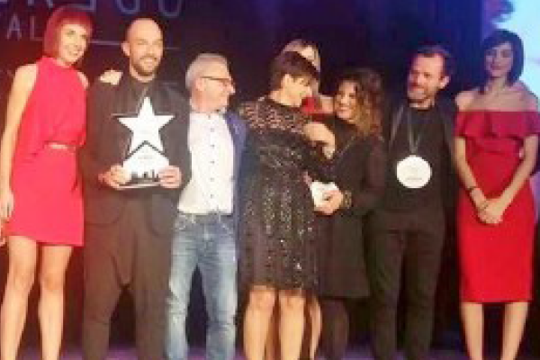 Il più bravo parrucchiere del mondo è borgomanerese