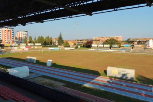 Stadio comunale, dove regna il degrado