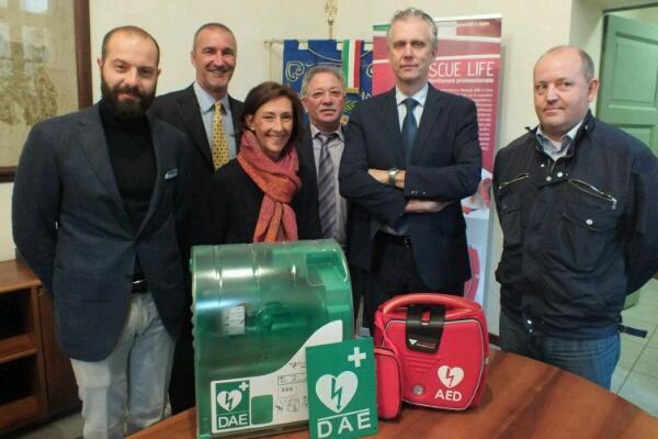 Un defibrillatore a servizio di cinque scuole superiori