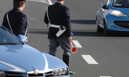 Assicurazione scaduta: la Polstrada di Arona gli sequestra l'auto