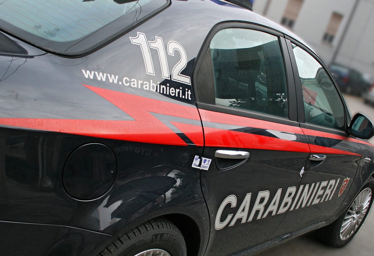 Automobile a fuoco nella notte a Galliate