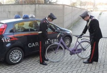 Cameri: rubano bici e le riverniciano. Fermati dai carabinieri